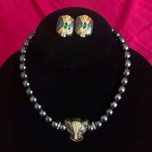 VINTAGE AVON DUCHESS NECKLACE & EARRING SET